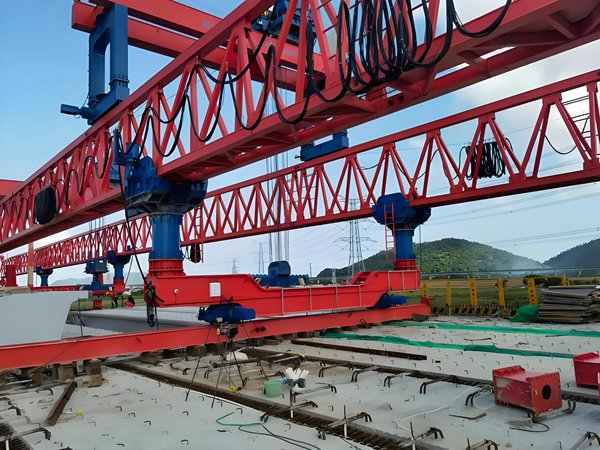浙江衢州200吨架桥机主要功能有哪些