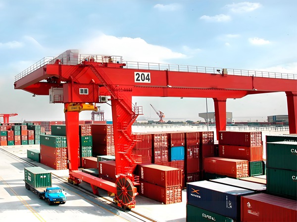 河北保定集装箱龙门吊定制的核心要点有