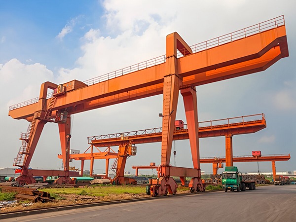 U型龙门吊相比A型龙门吊优势和劣势分别